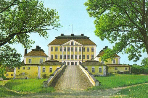 Familjen nya lantbostad Tureholm efter försäljningen av Mälsåker.