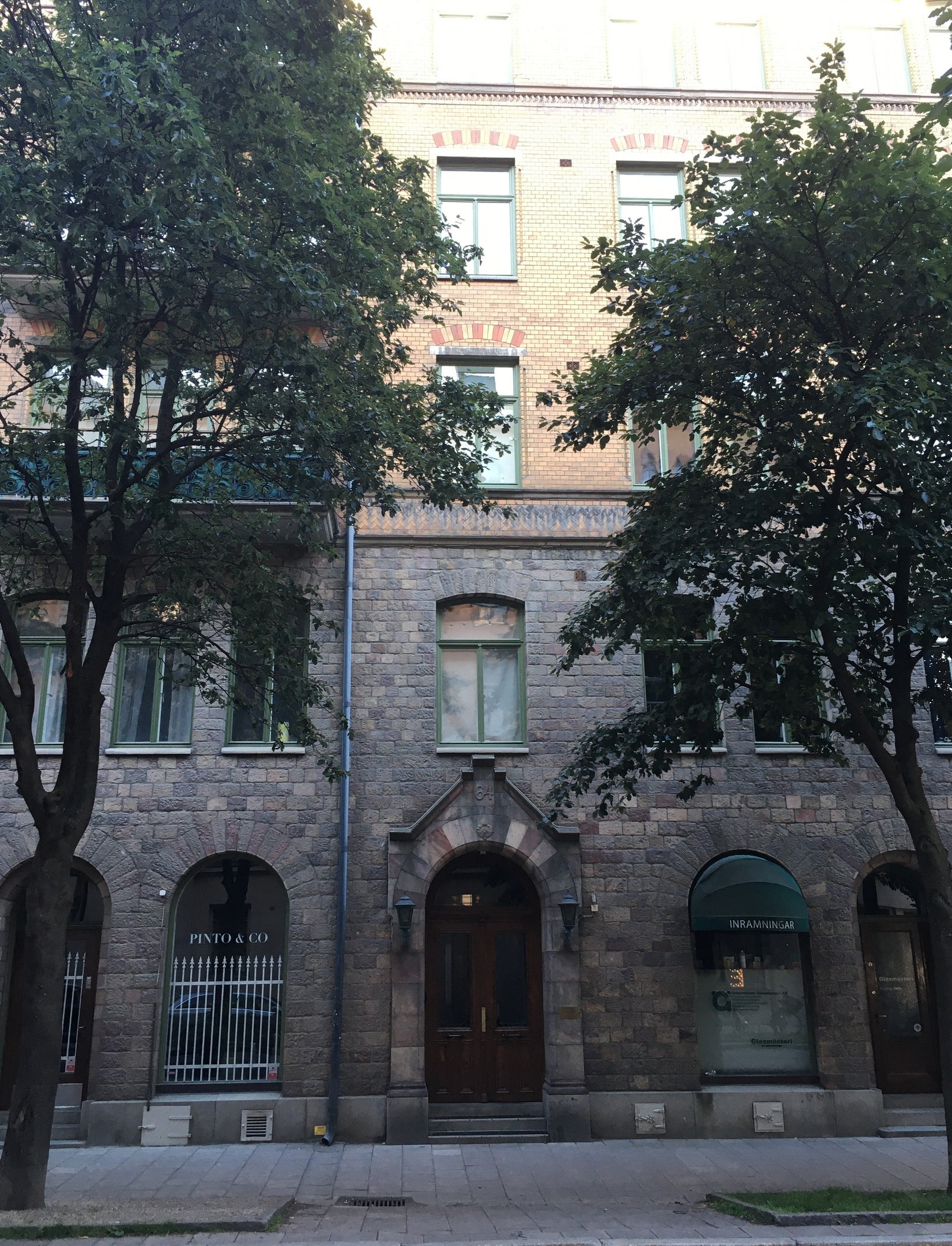 Olof Johan och Cecilias Strands Stockholmsvåning på Nybrogatan 64.