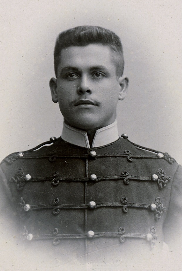 Olof Johan Strand som befälselev vid Positionsartilleriregementet 1901-03.